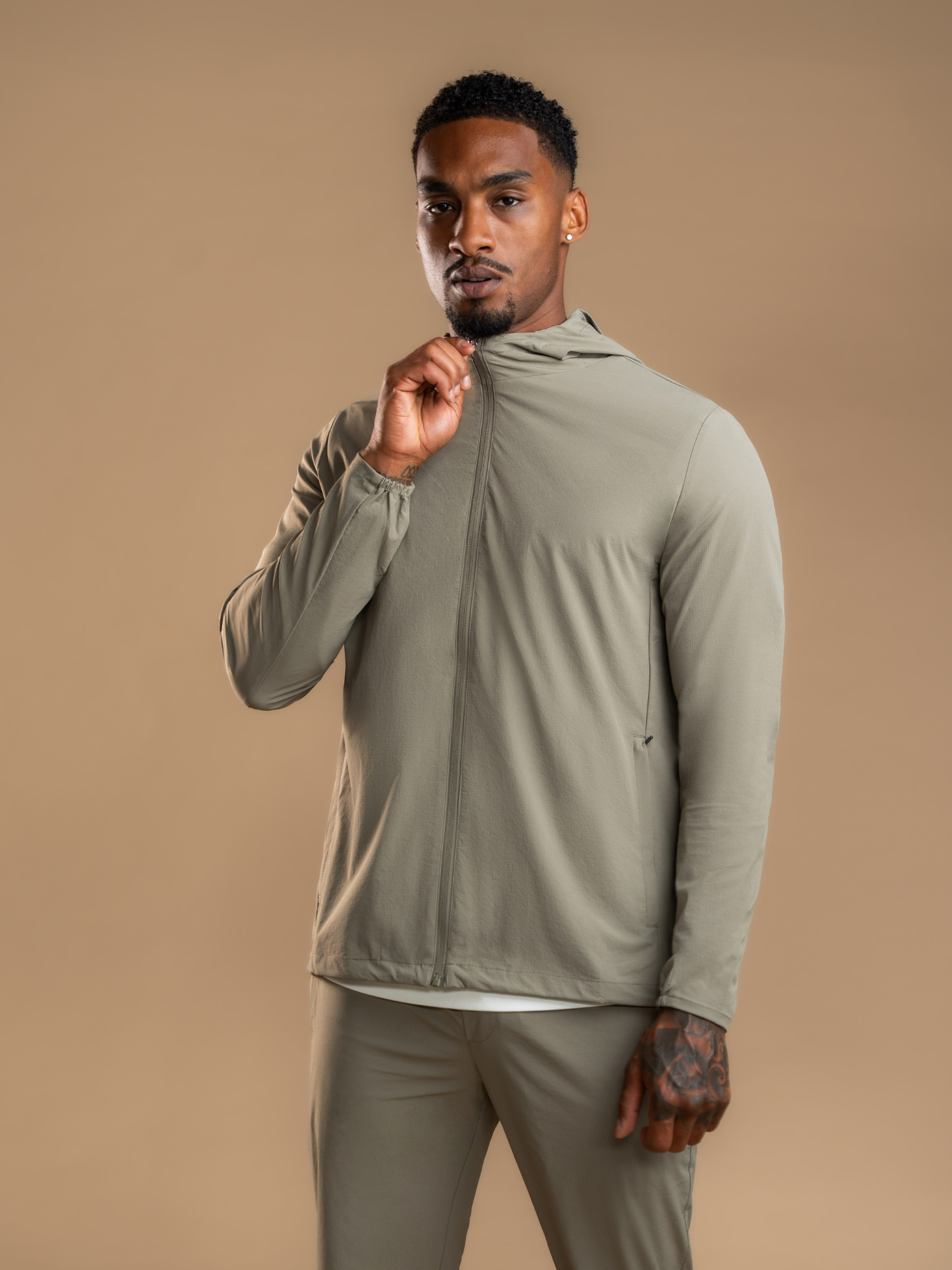 Tech Windbreaker - Olive