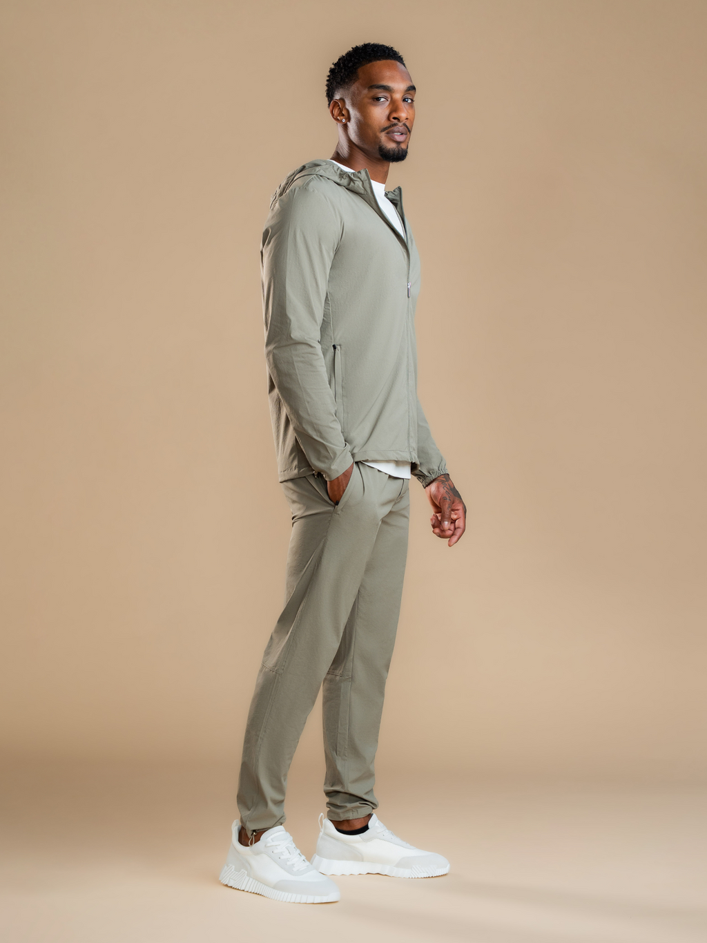 Tech Windbreaker - Olive