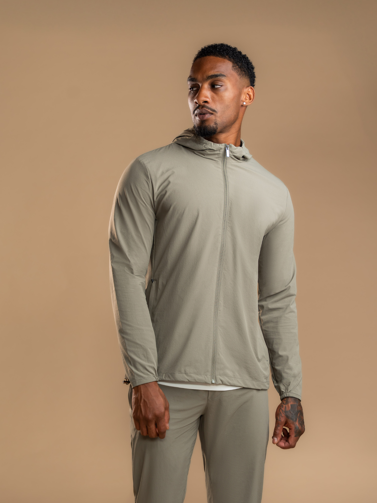 Tech Windbreaker - Olive