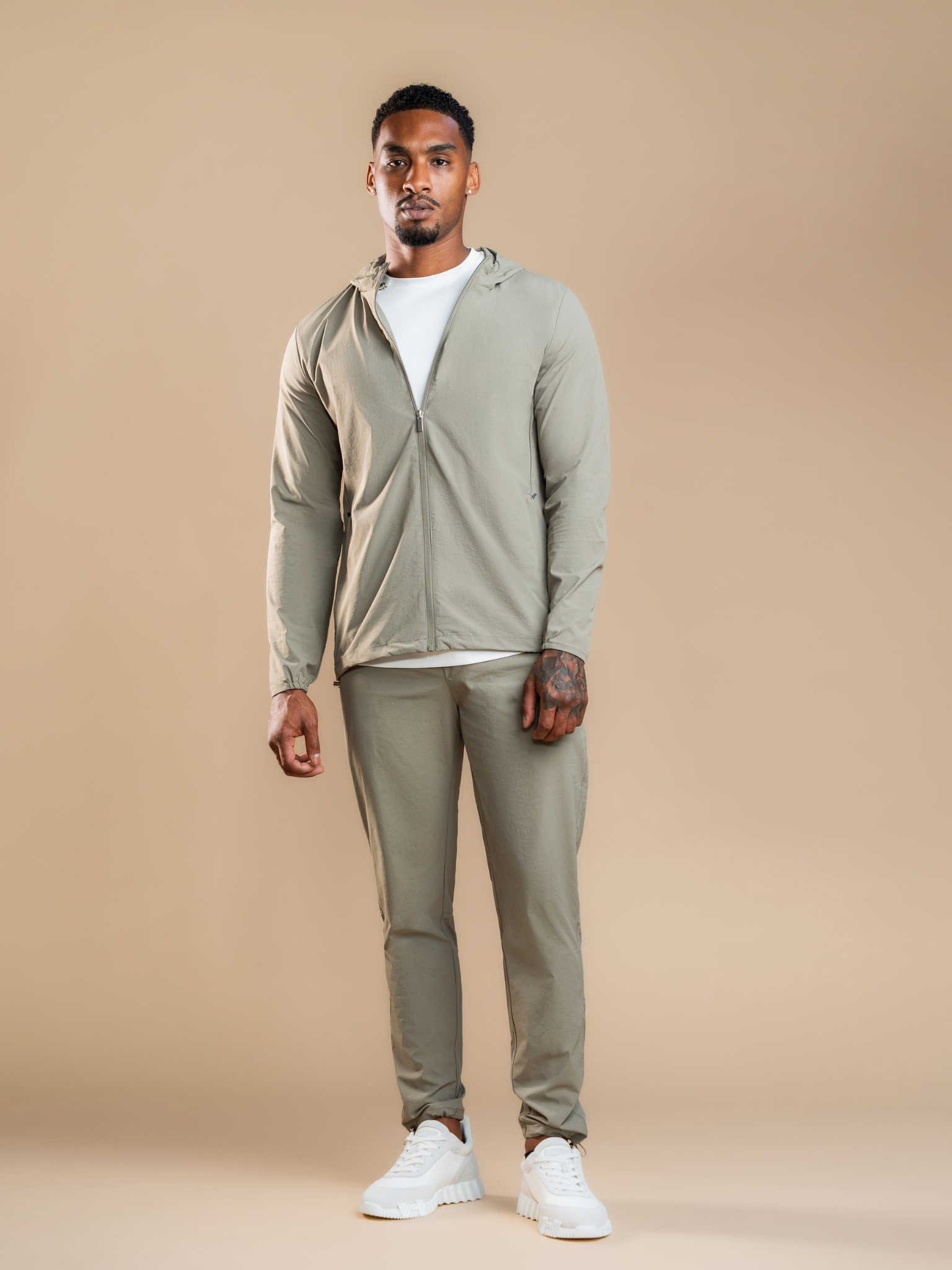 Tech Windbreaker - Olive