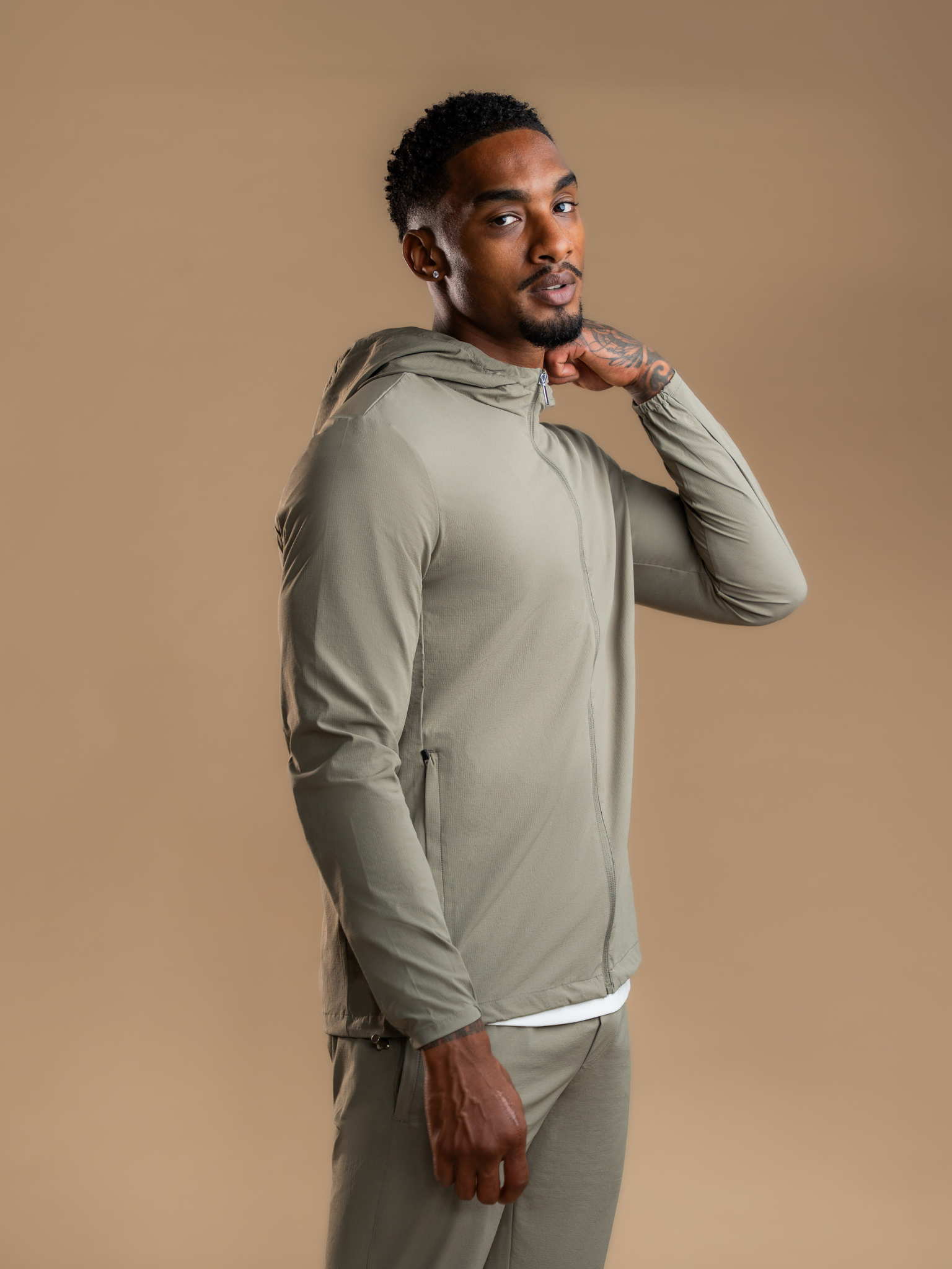 Tech Windbreaker - Olive